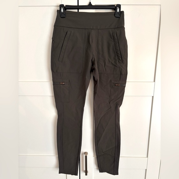 Athleta Headlands Hybrid Cargo pants size 4 in olive green - Picture 3 of 6